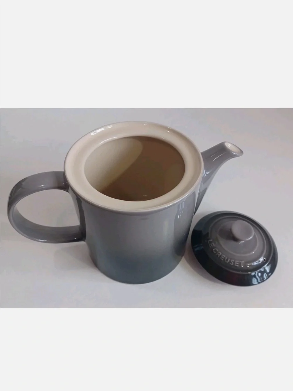 New -  Le Creuset Stoneware Grand Teapot 1.3 Liter in Flint Gray Brown Gradient